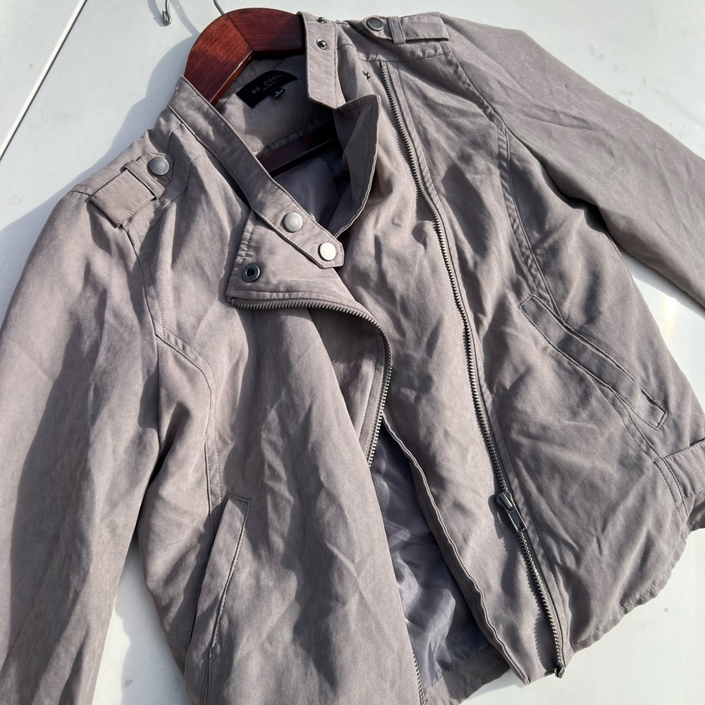 Light Jacket - Picture 2 of 3